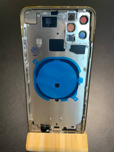 Корпус для IPhone 11 Pro Max золотой (gold)