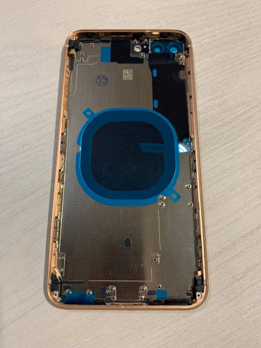 Корпус для IPhone 8 Plus золотой (gold)