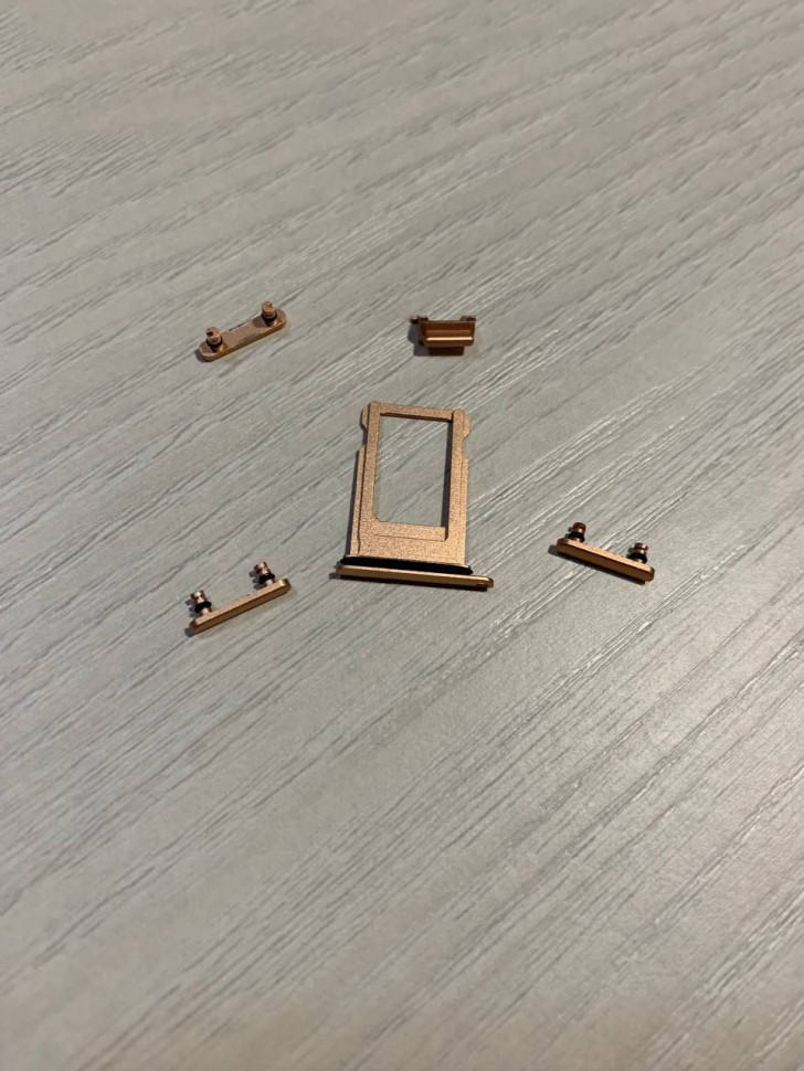Корпус для IPhone 8 Plus золотой (gold)