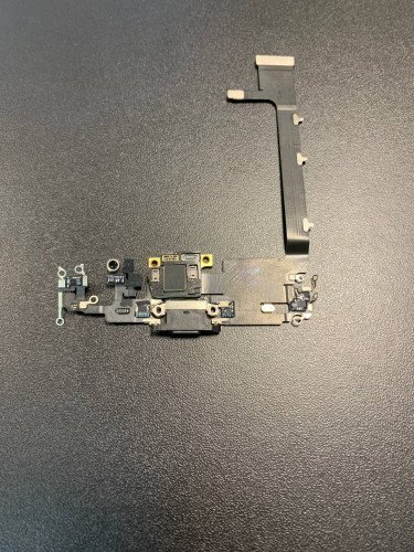 Нижний шлейф зарядки Iphone 11 Pro Max (AASP) снятый