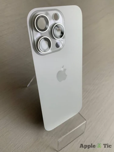 iPhone 16 Pro задняя крышка в сборе с окошками камеры (White Titanium) белая