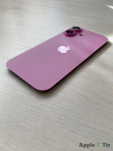 Задняя крышка iPhone 16  в сборе с окошками камеры (Pink) розовая