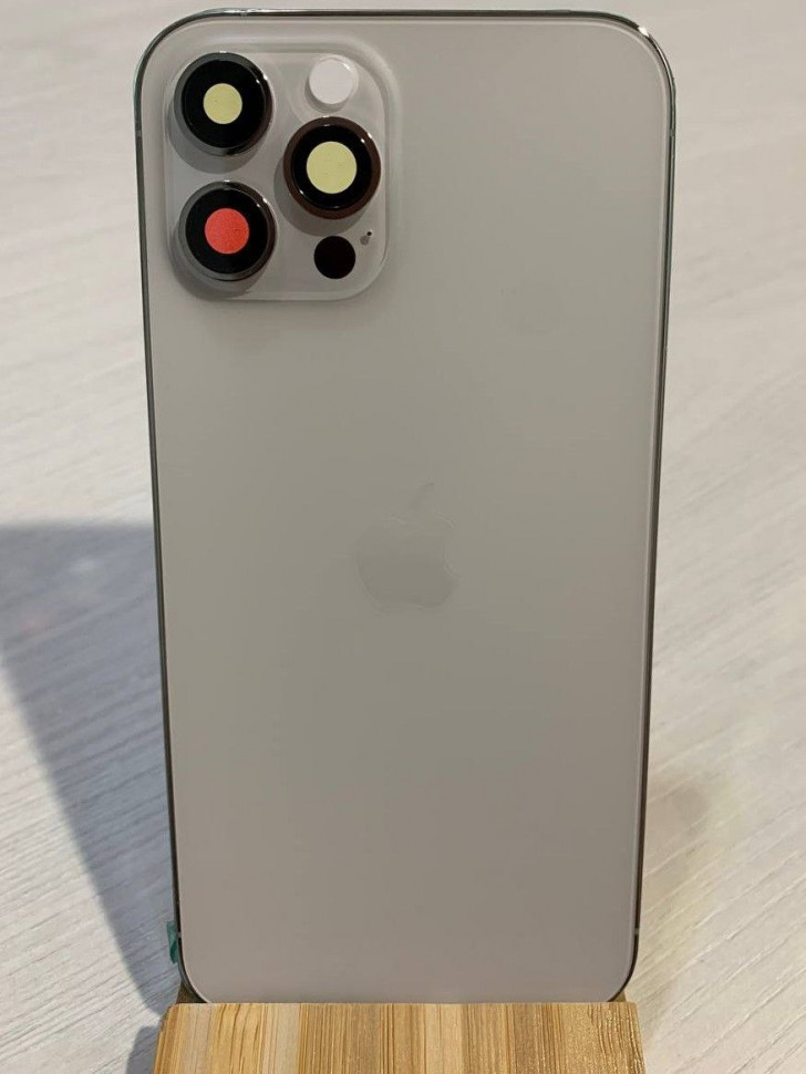 Корпус для IPhone 12 Pro Max белый (SILVER)