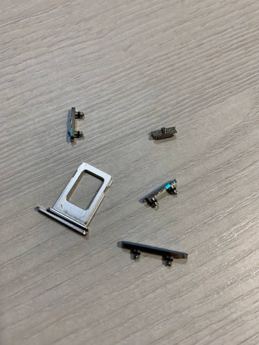 Корпус для IPhone 12 Pro Max белый (SILVER)