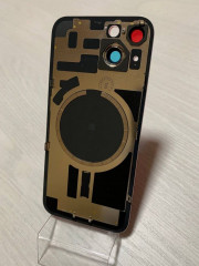 iPhone 14 задняя крышка в сборе с окошками камеры (Red) Красный