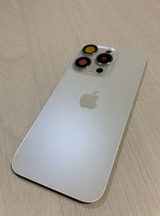 iPhone 15 Pro задняя крышка в сборе с окошками камеры (White Titanium) белый титан