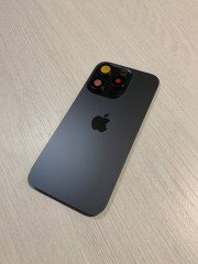 iPhone 15 Pro задняя крышка в сборе с окошками камеры (Black Titanium) черный титан