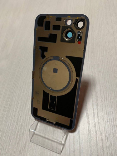 iPhone 14 Plus задняя крышка в сборе с окошками камеры (Red) Красный