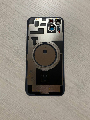 iPhone 14 Plus задняя крышка в сборе с окошками камеры (Red) Красный