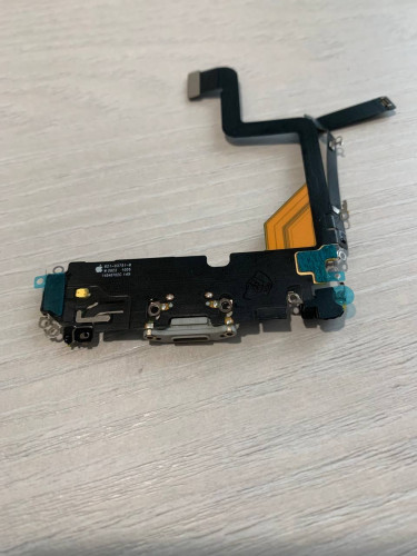 Нижний шлейф зарядки Iphone 14 Pro (AASP) снятый