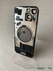 iPhone 15 задняя крышка в сборе с окошками камеры (Green) зеленая