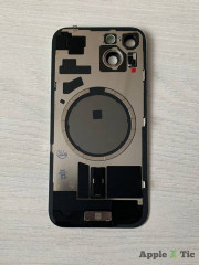 iPhone 15 задняя крышка в сборе с окошками камеры (Green) зеленая