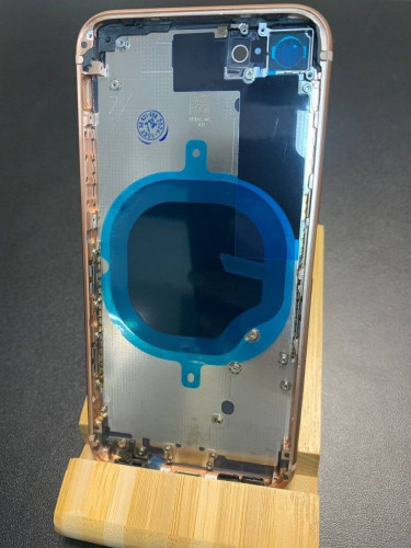 Корпус для IPhone 8 золотой (gold)
